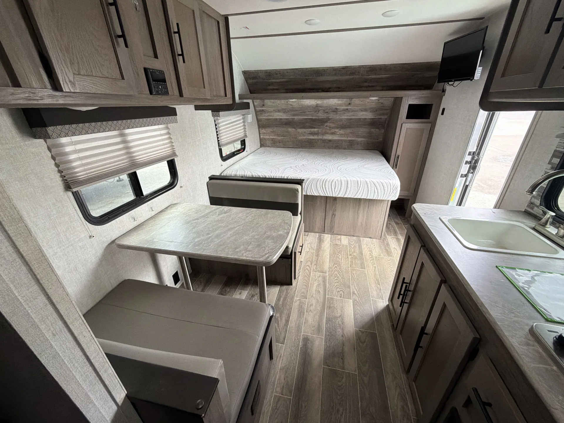 2022 Gulf Stream Innsbruck 199DD - Photo 4