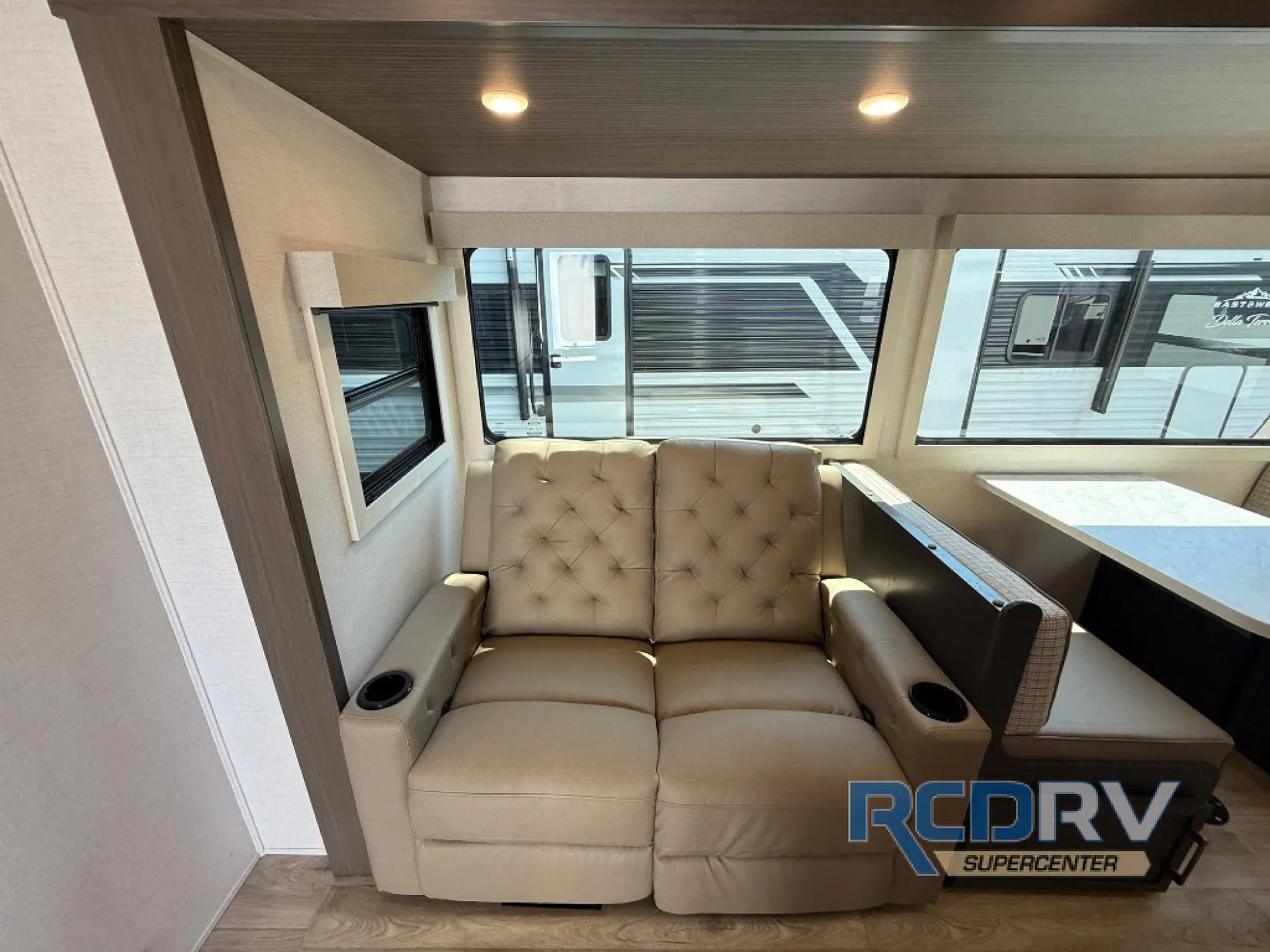 2027 Forest River Surveyor Legend 296QBLE — Photo 5