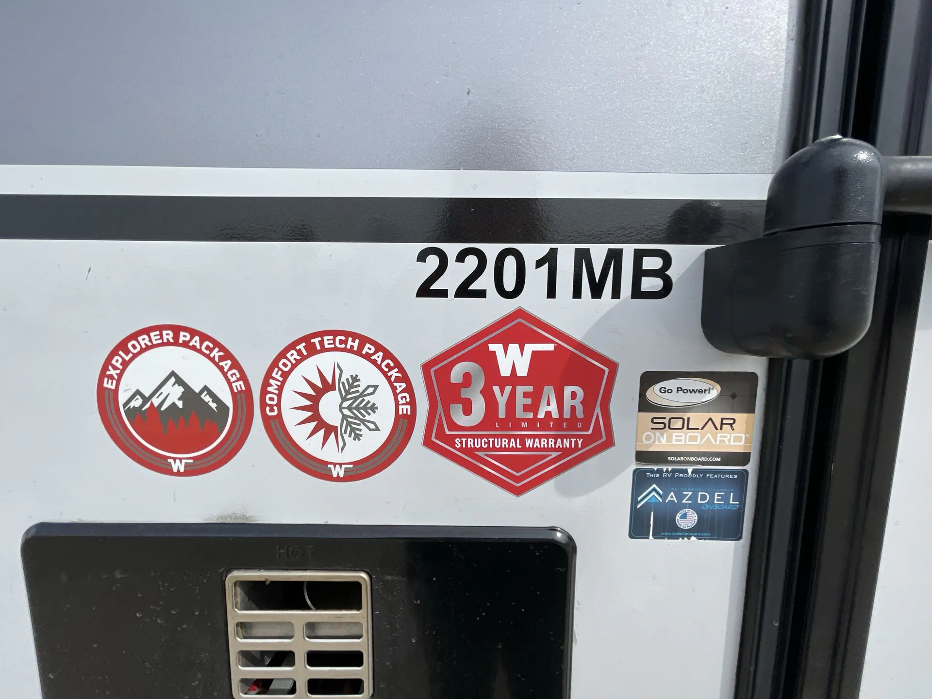 2022 Winnebago Minnie 2201MB - Photo 3