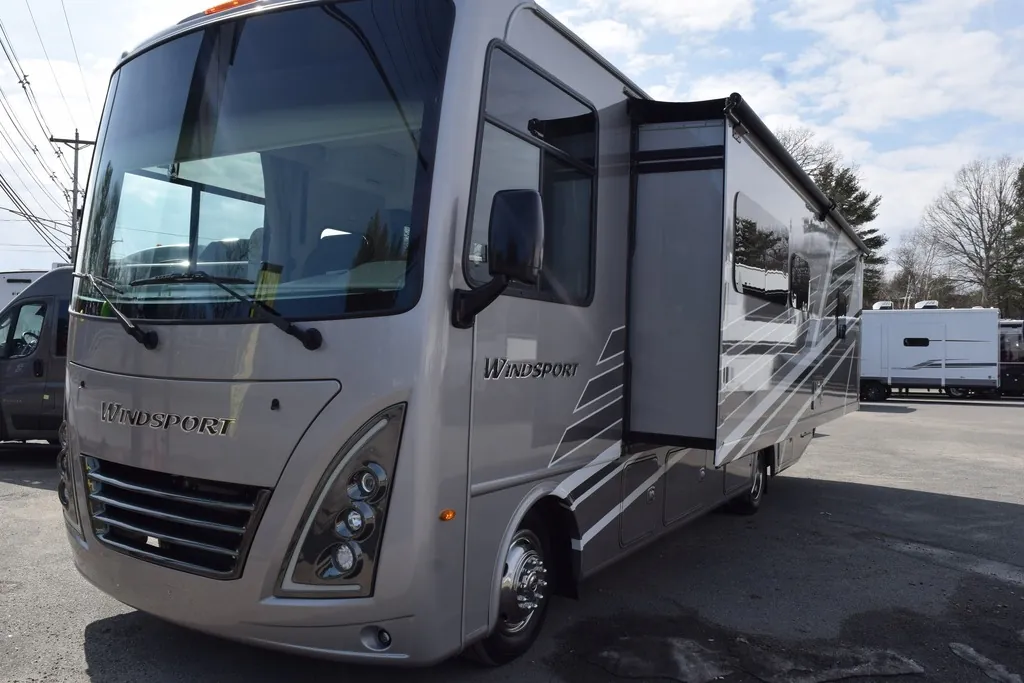 2025 Thor Motor Coach Windsport 29L - Photo 4