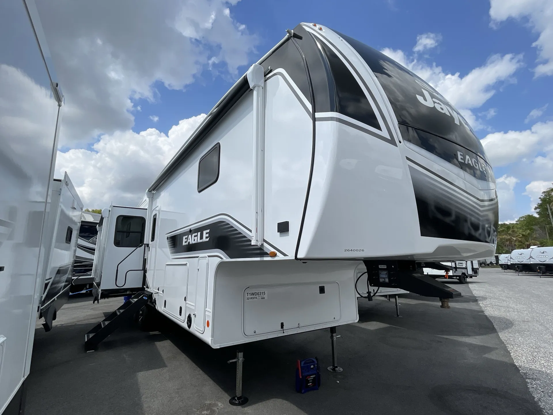 2026 Jayco Eagle 321RSTS - Photo 2