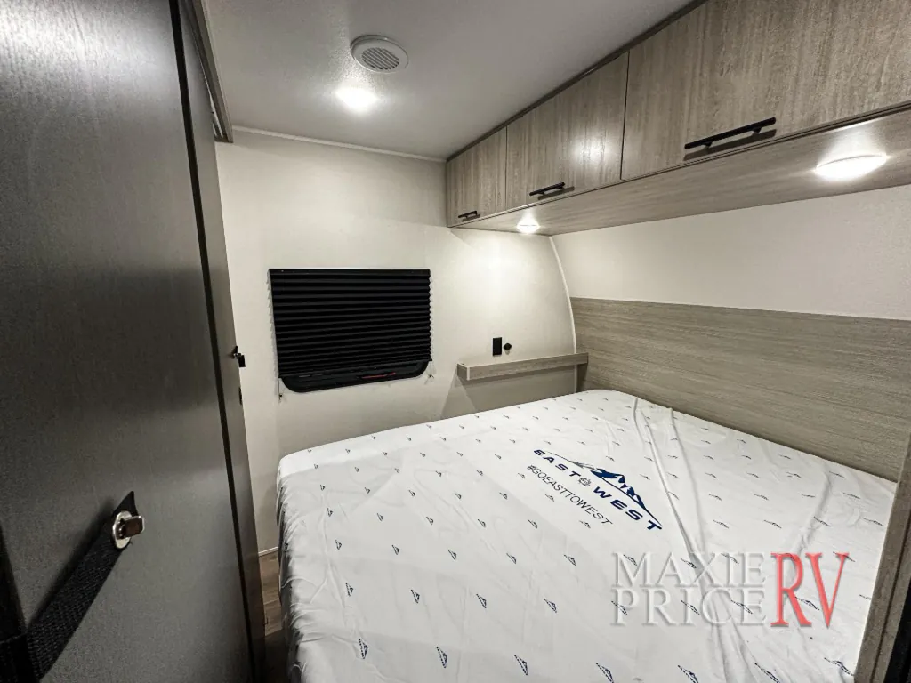 2027 East to West Della Terra 280BH, Photos photo 34