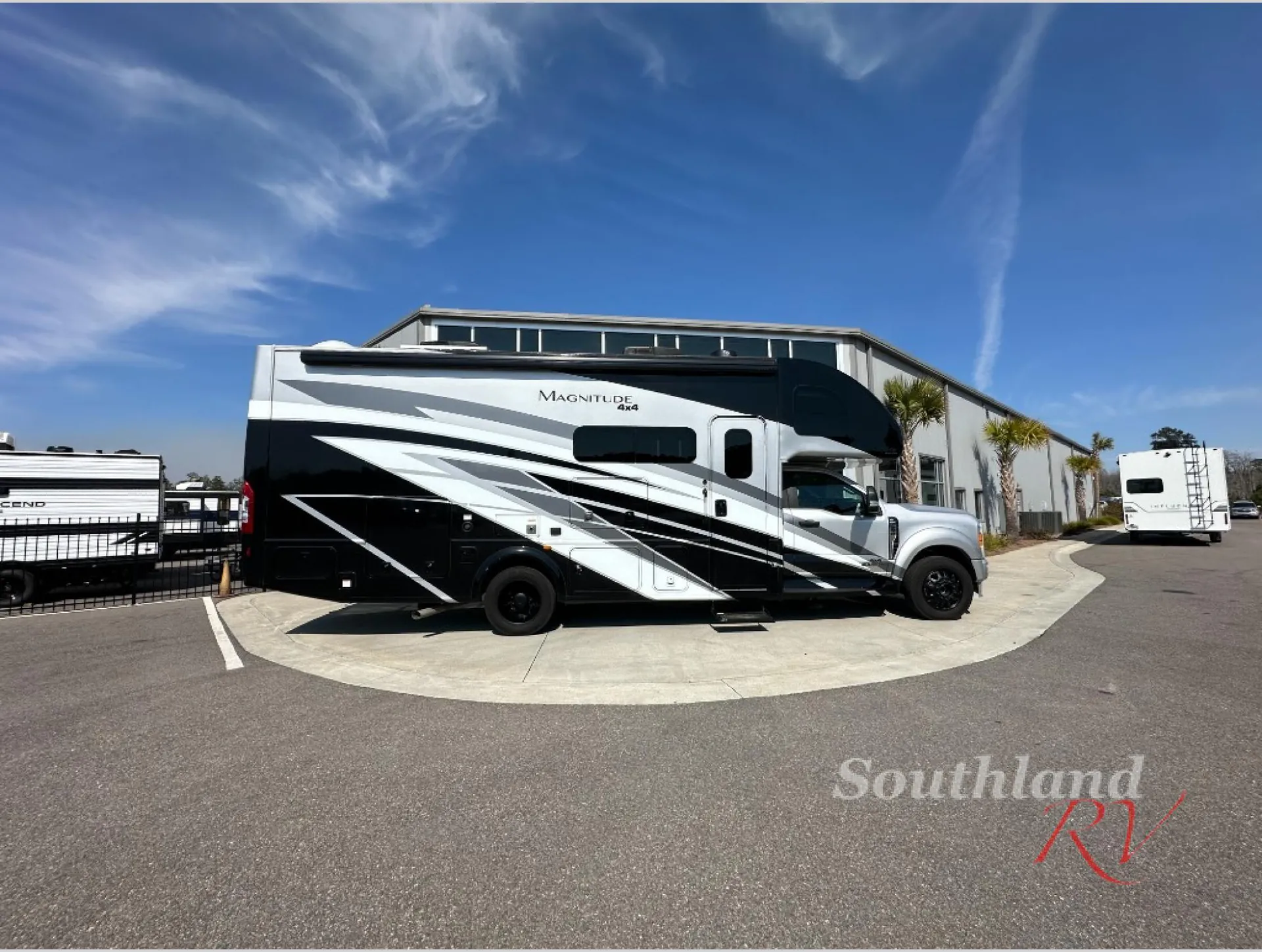 2024 Thor Motor Coach Magnitude Super C AX29 - Photo 3