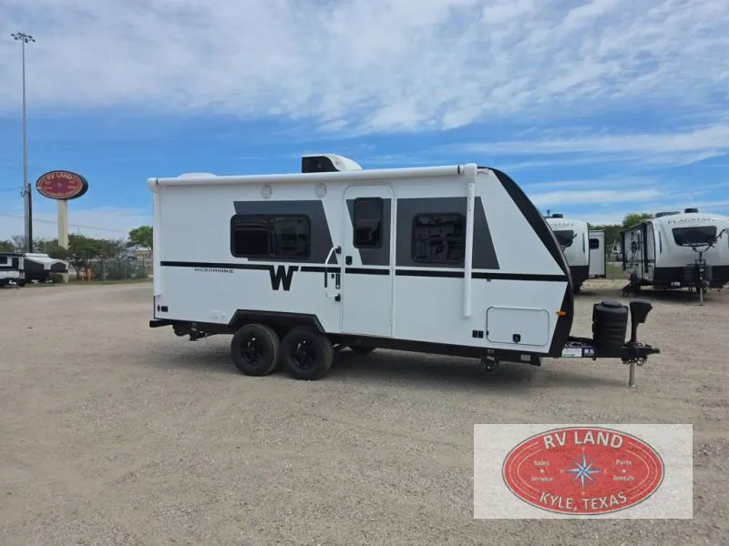 2026 Winnebago Micro Minnie 2000TRB - Photo 2