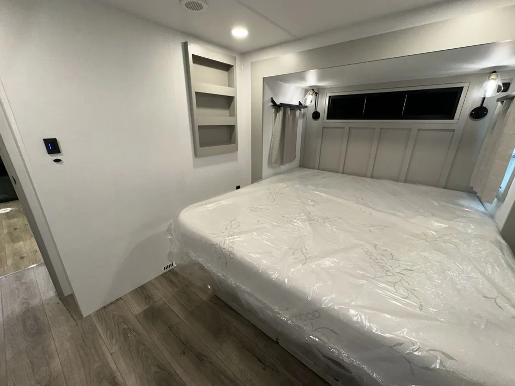 2026 Brinkley Model G 3970, Photos photo 32
