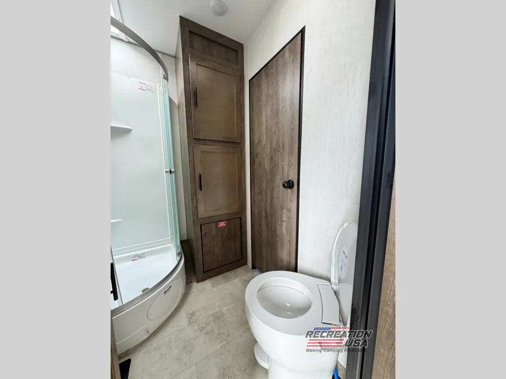 2022 Forest River Vengeance Rogue 26V, Photos photo 27