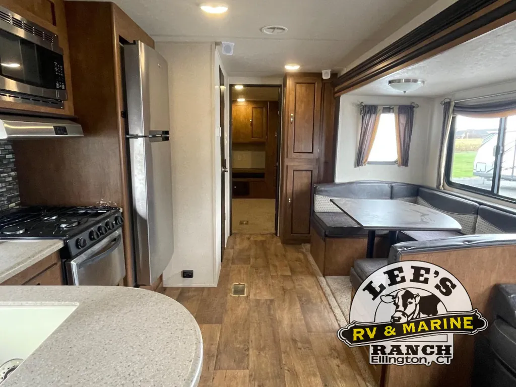 2017 Forest River Wildwood 31KQBTS, Photos photo 6