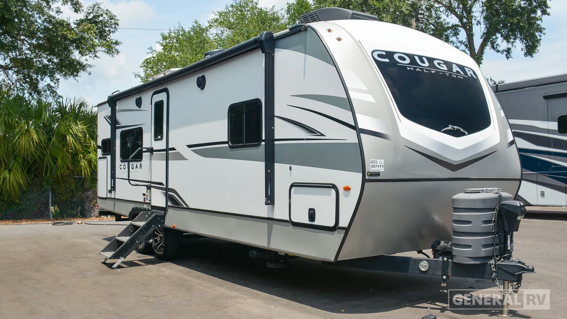 2024 Keystone Cougar Half Ton 25MLE - Photo 2