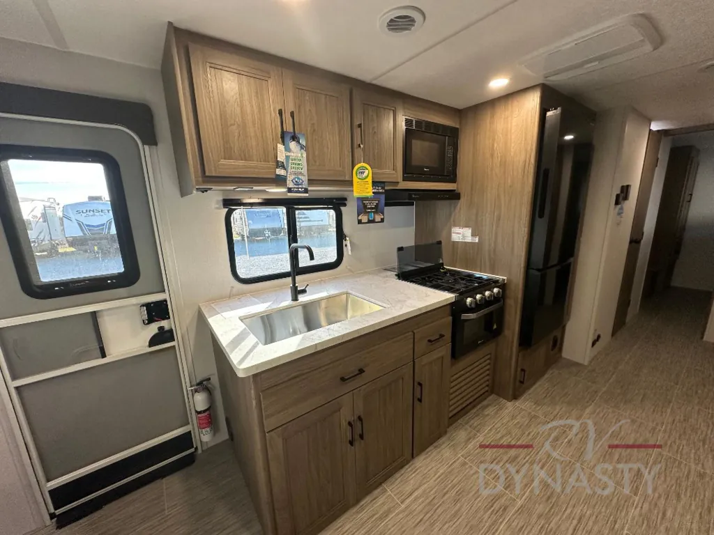 2025 Coachmen Freedom Express Select 31SE, Photos photo 17