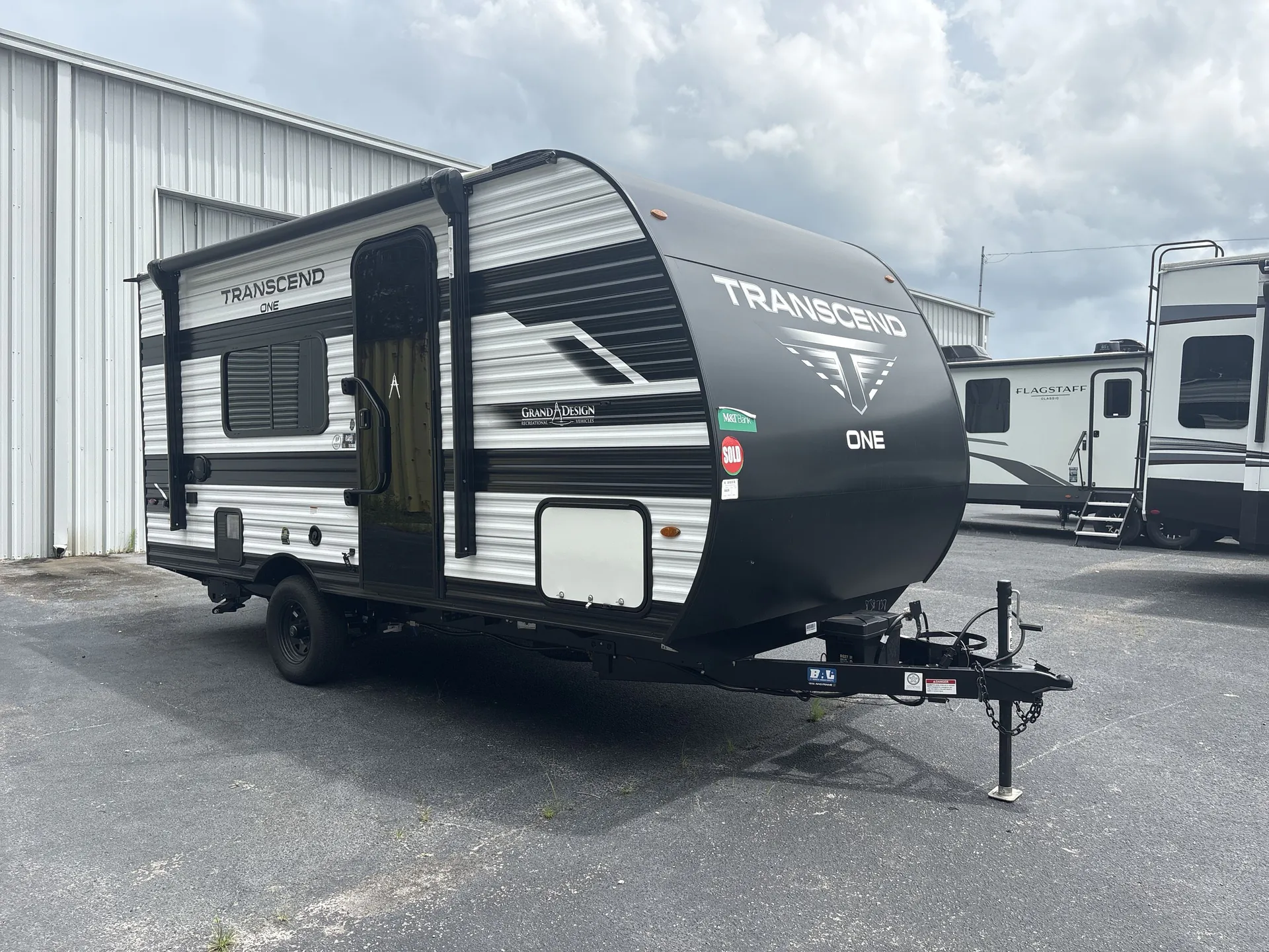 2025 Grand Design Transcend One 151RB - Photo 2