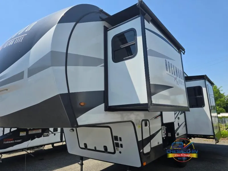 2022 Forest River Rockwood Ultra Lite 2442BS - Photo 3