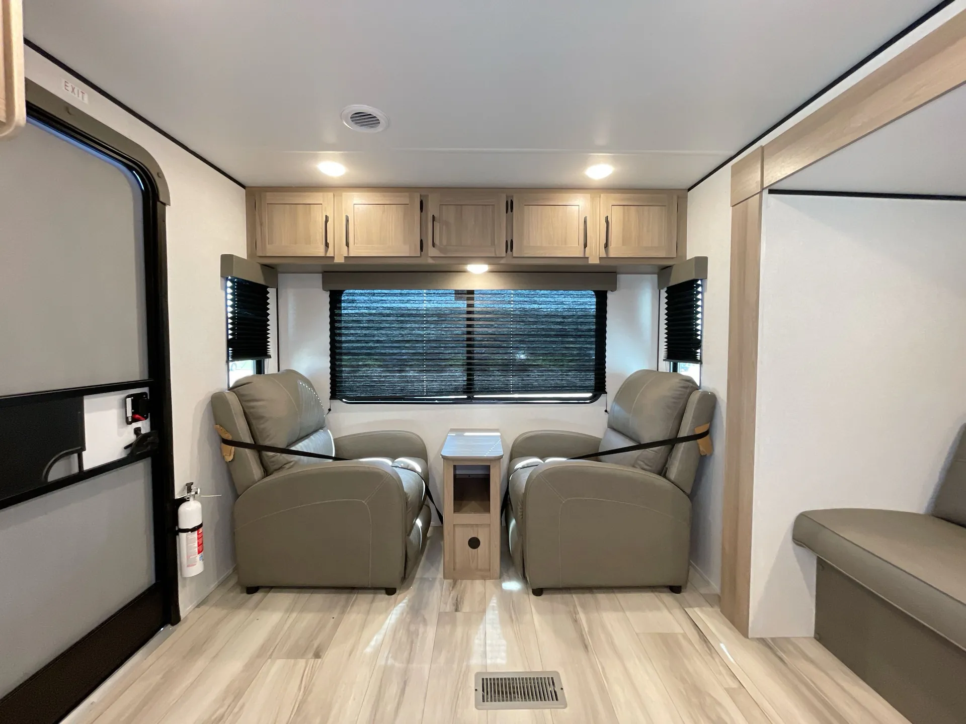 2026 Keystone Coleman 25R — living area main