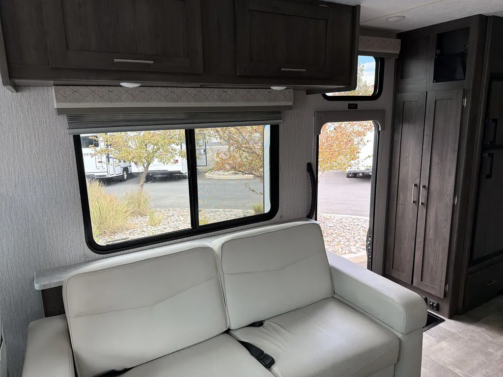 2023 Coachmen Pursuit 31BH, Photos photo 14
