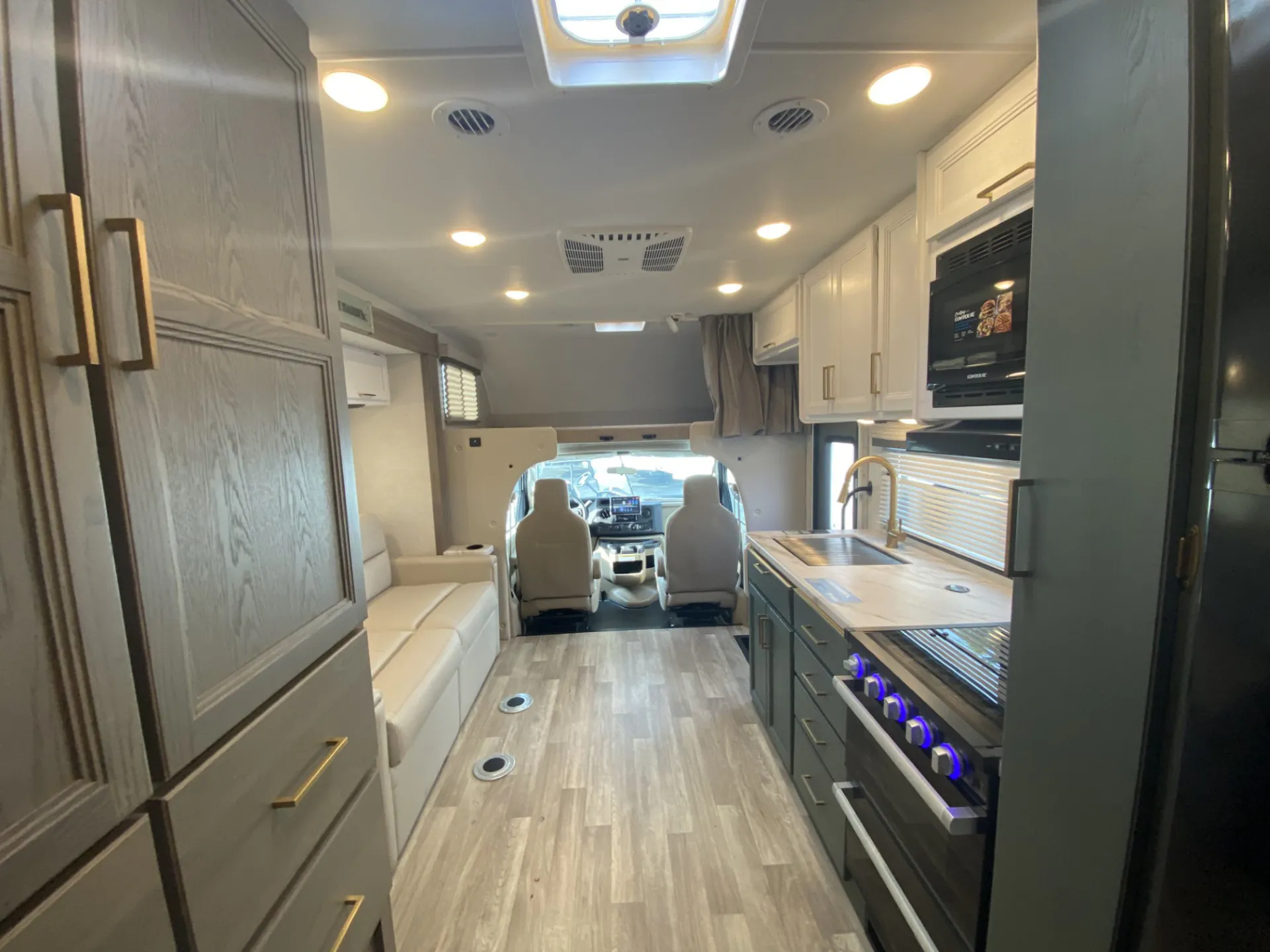 2025 Thor Motor Coach Freedom Eddie Bauer 26EB - Photo 3