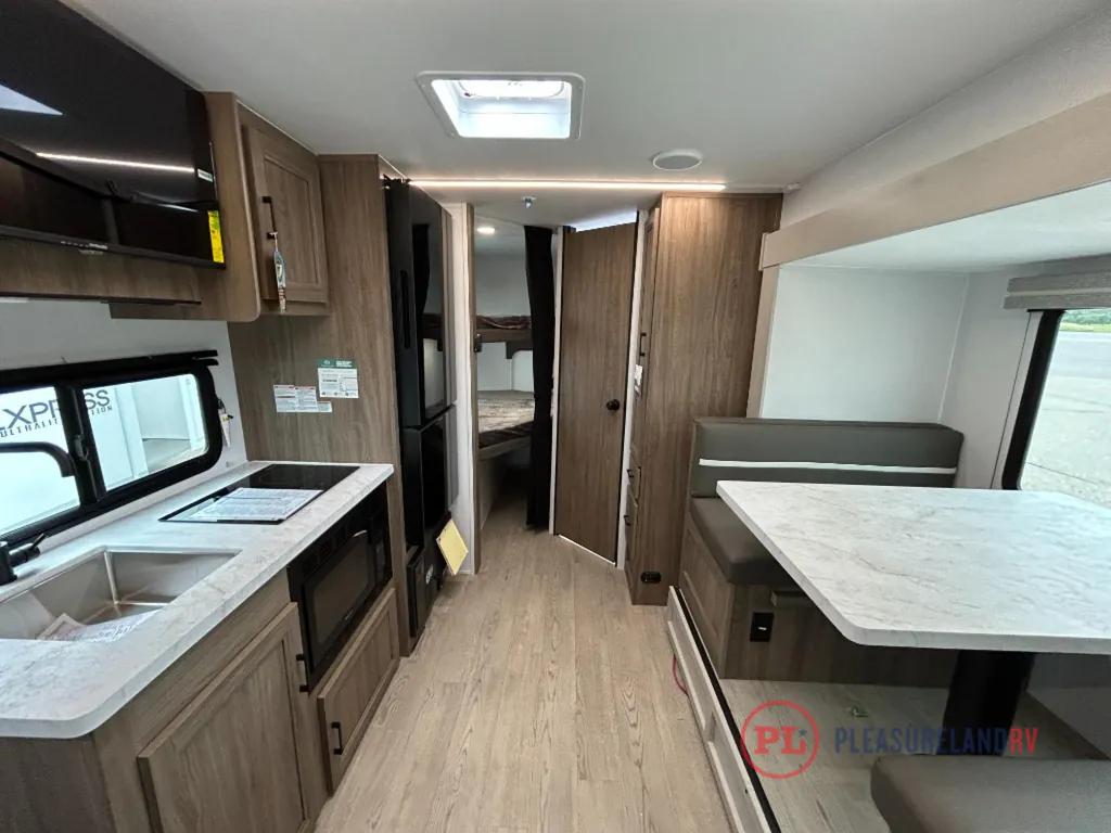 2026 Coachmen Freedom Express Select 21SE, Photos photo 8