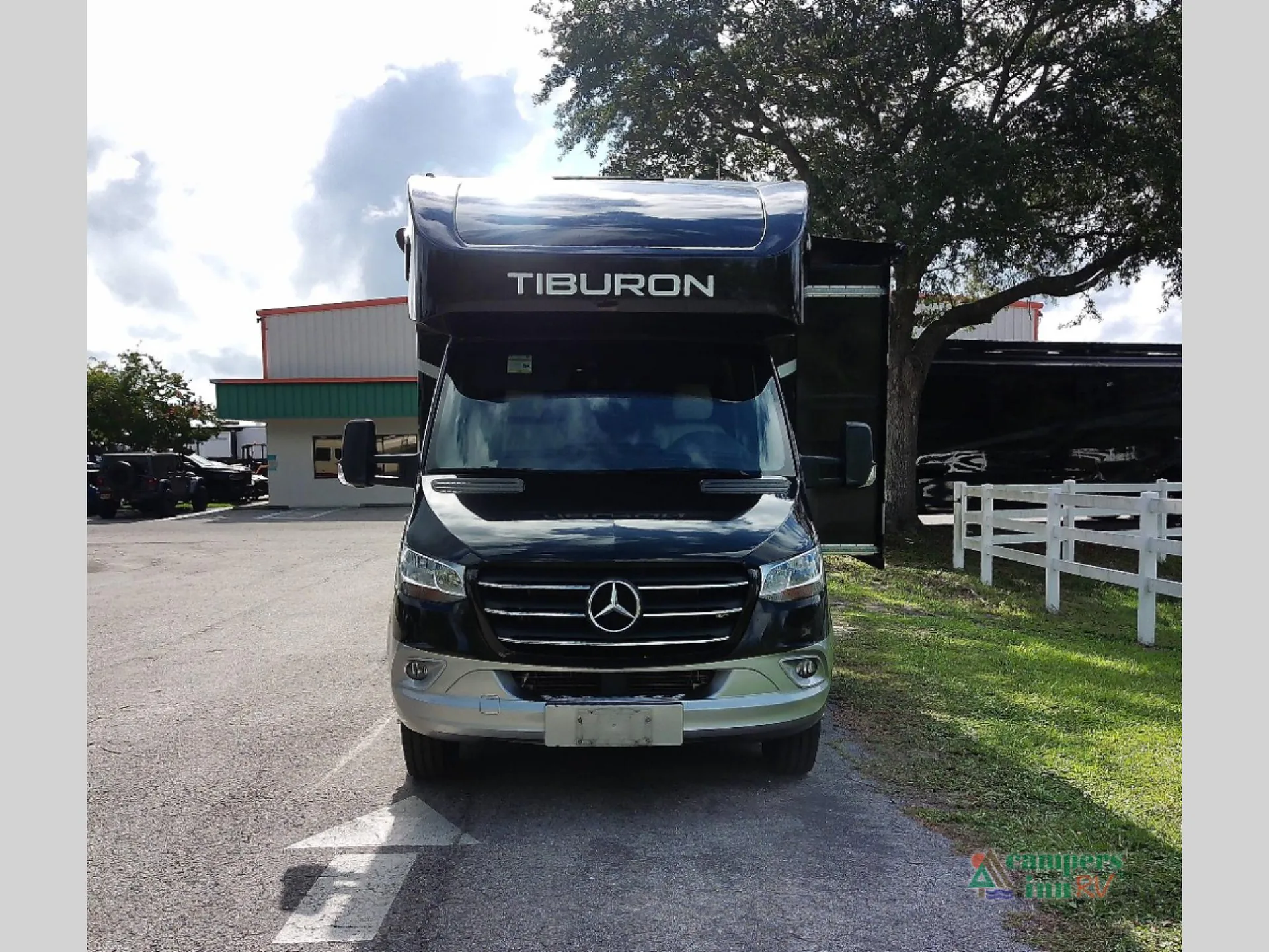 2023 Thor Motor Coach Tiburon 24RW - Photo 3