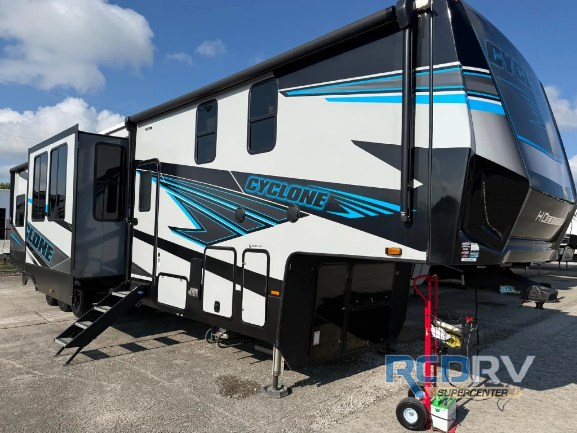 2025 Heartland Cyclone 4118 - Photo 3