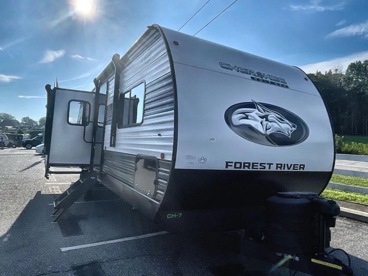 2026 Forest River Cherokee Wolf Den 273XLK