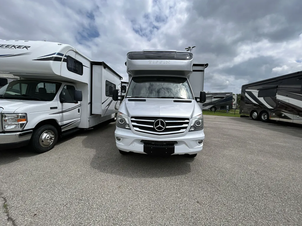 2018 Tiffin Wayfarer 24 QW, Photos photo 4