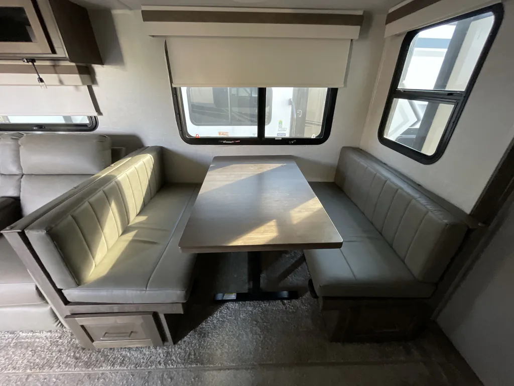 2022 Forest River Rockwood Ultra Lite 2614BS, Photos photo 9