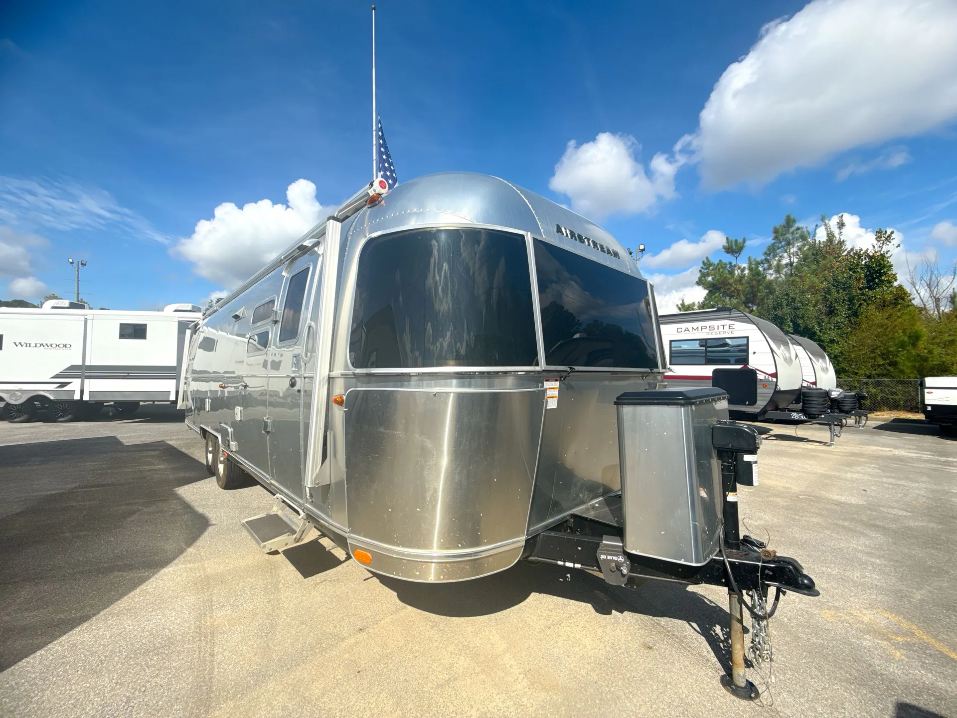 2020 Airstream Globetrotter 27FB Twin - Photo 2