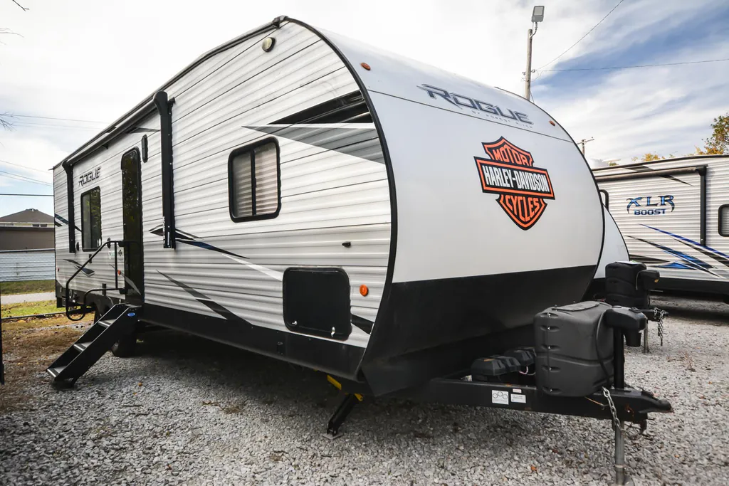2021 Forest River Vengeance Rogue 26V, Photos photo 2
