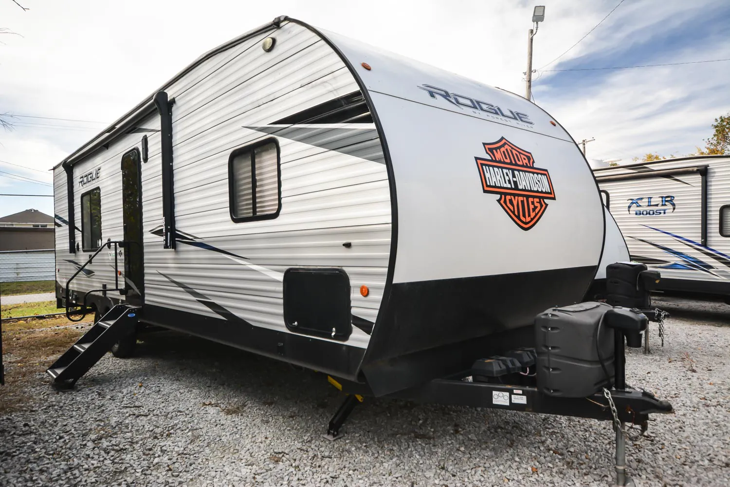 2021 Forest River Vengeance Rogue 26V - Photo 3