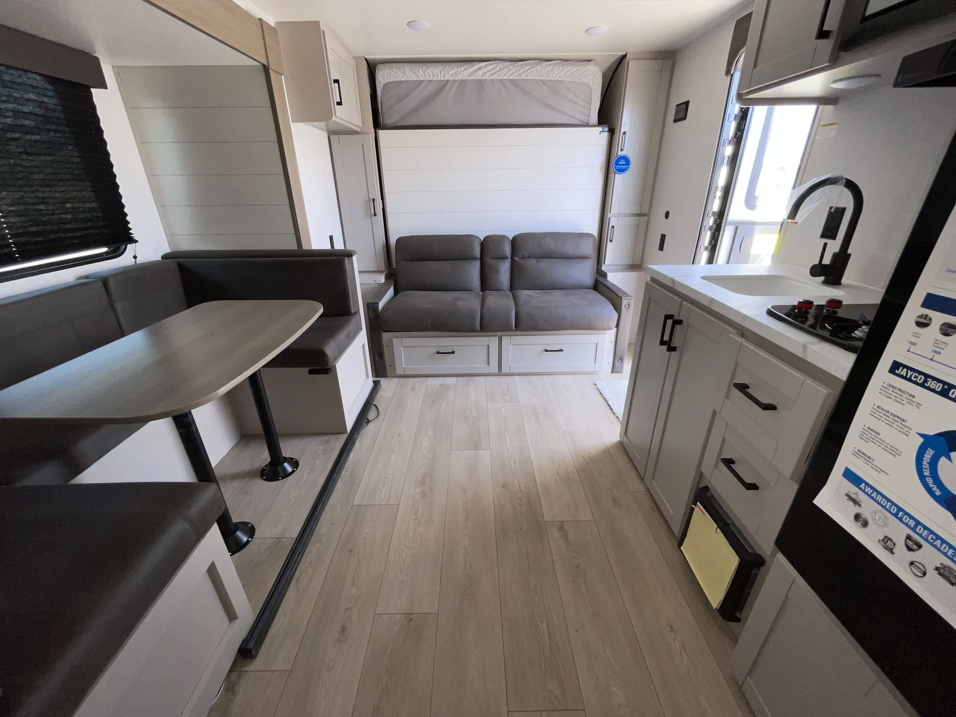 2027 Jayco Jay Flight 197MBW - Photo 4