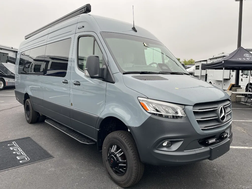 2027 Tiffin GH2 24FV — Photo 1
