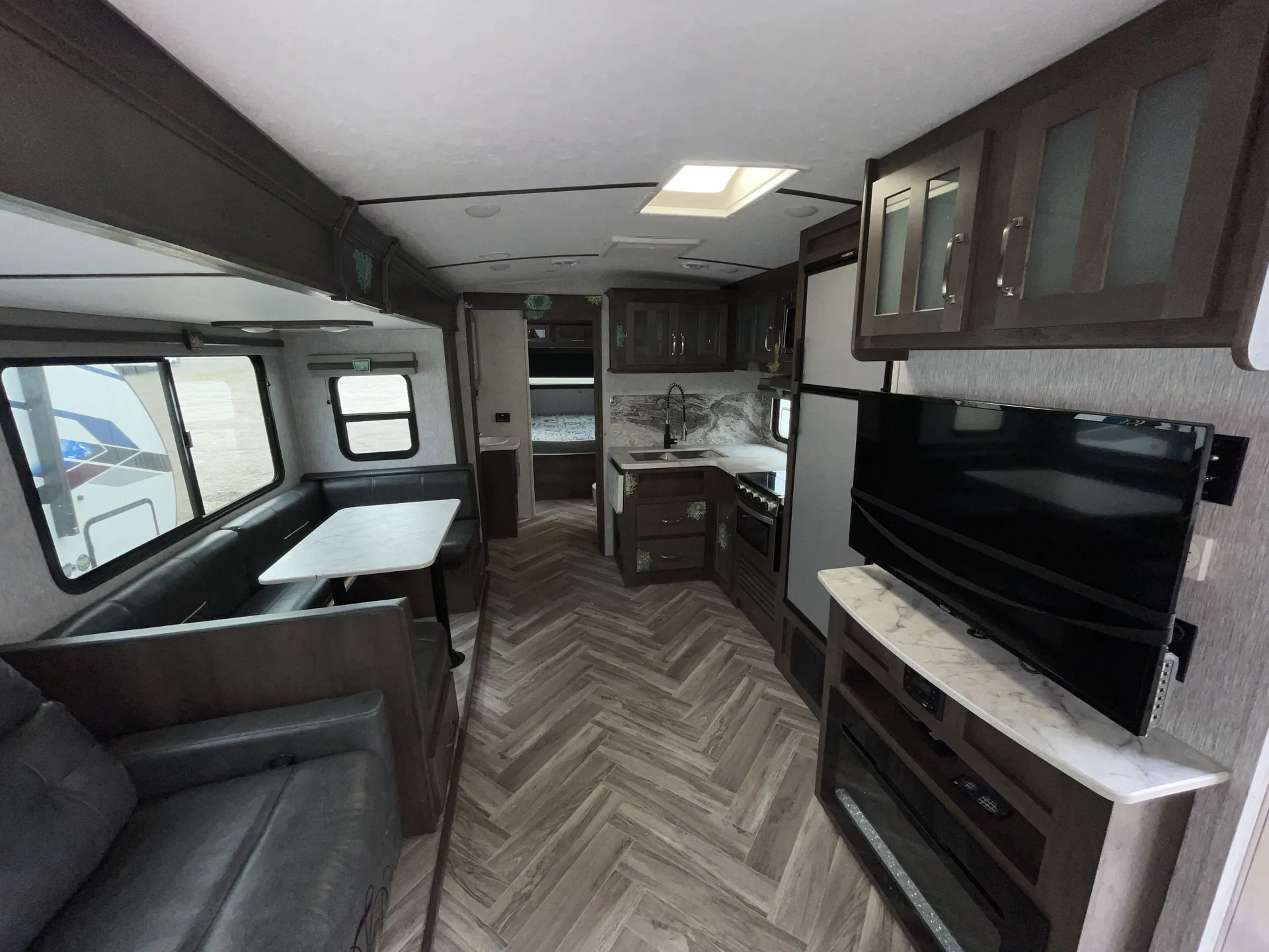 2021 Dutchmen Astoria 3203BH — living area main