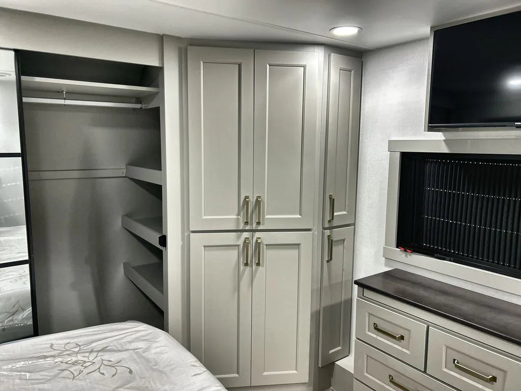 2026 Brinkley Model G 3520, Photos photo 51
