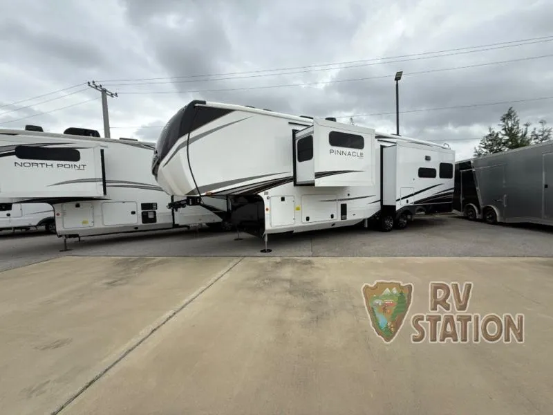 2025 Jayco Pinnacle 36FBTS - Photo 2