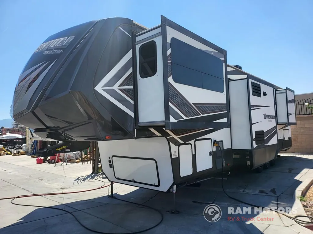 2018 Grand Design Momentum 376TH, Photos photo 13