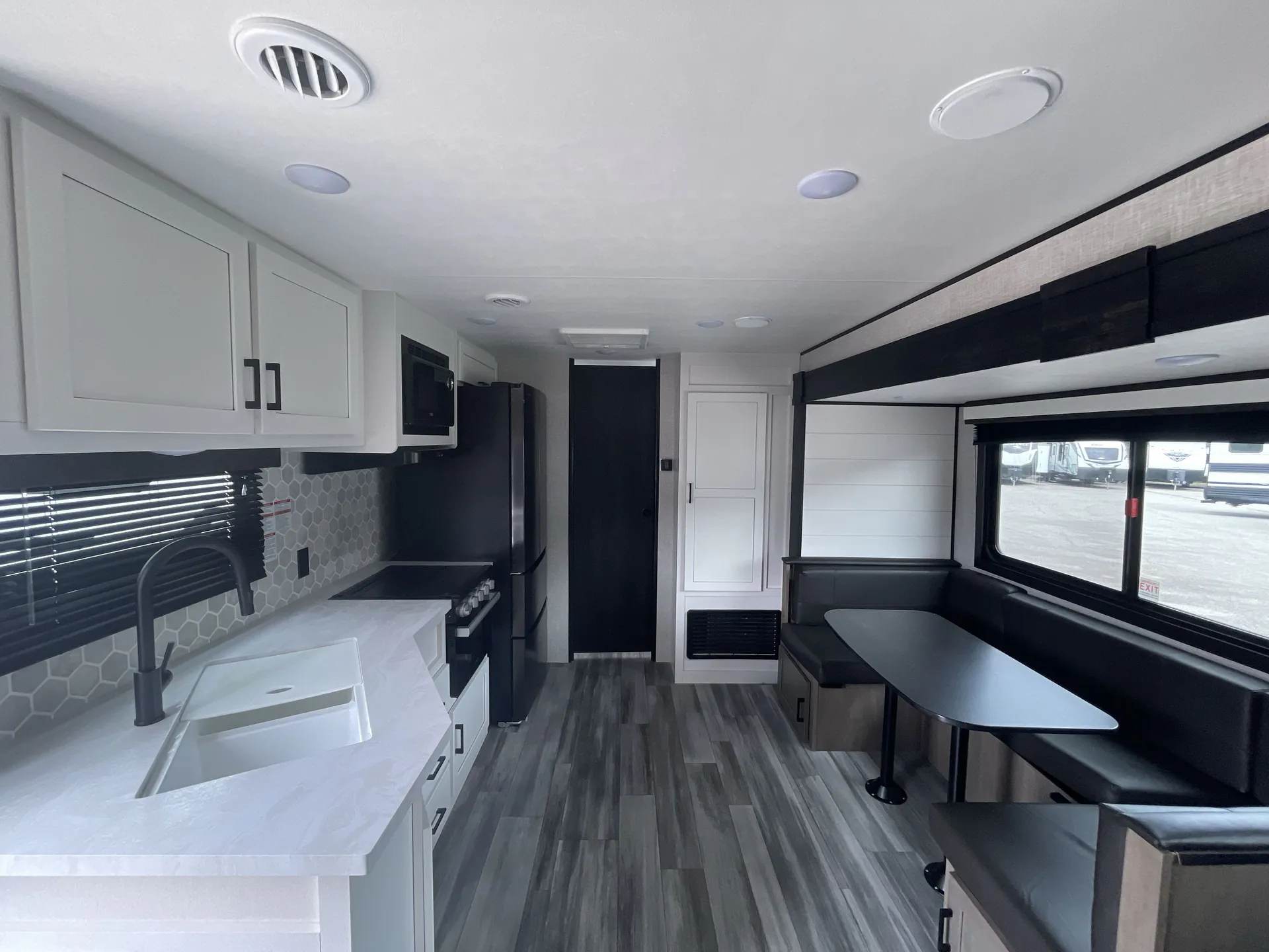 2024 Jayco Jay Flight 380DQS — living area main