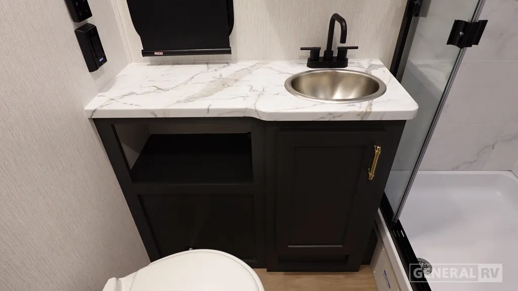 2027 NeXus RV Maximus 32MX, Photos photo 26