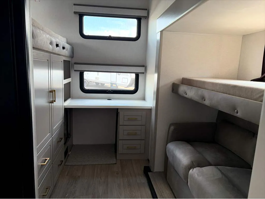 2027 Jayco North Point 391TBBH, Photos photo 15