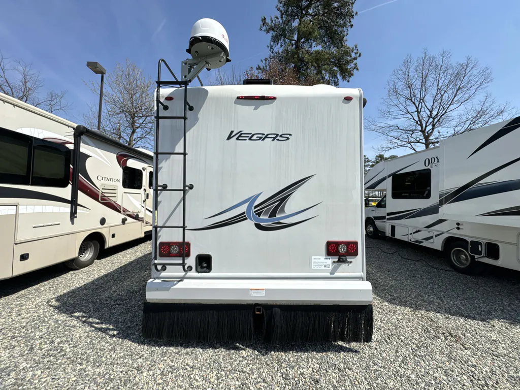 2023 Thor Motor Coach Vegas 24.3, Photos photo 7