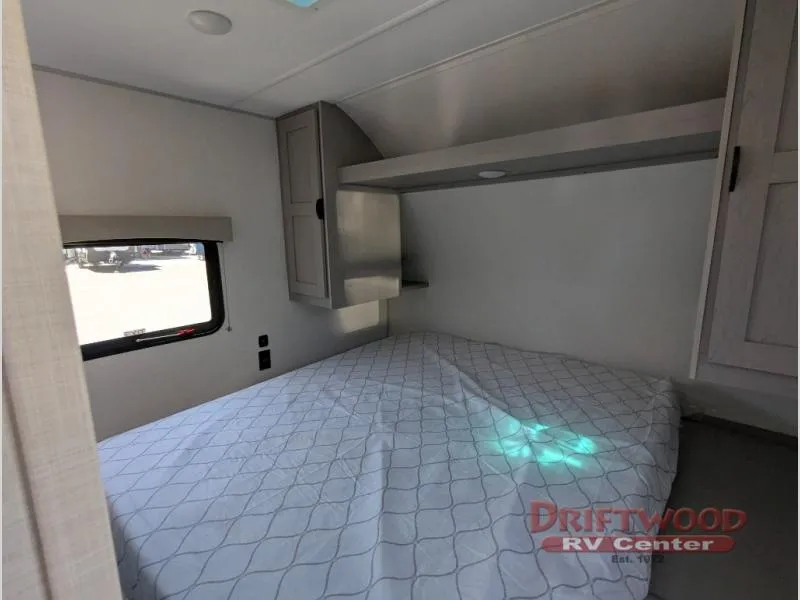 2026 Coachmen Clipper 6K Series 262DBS - Photo 4