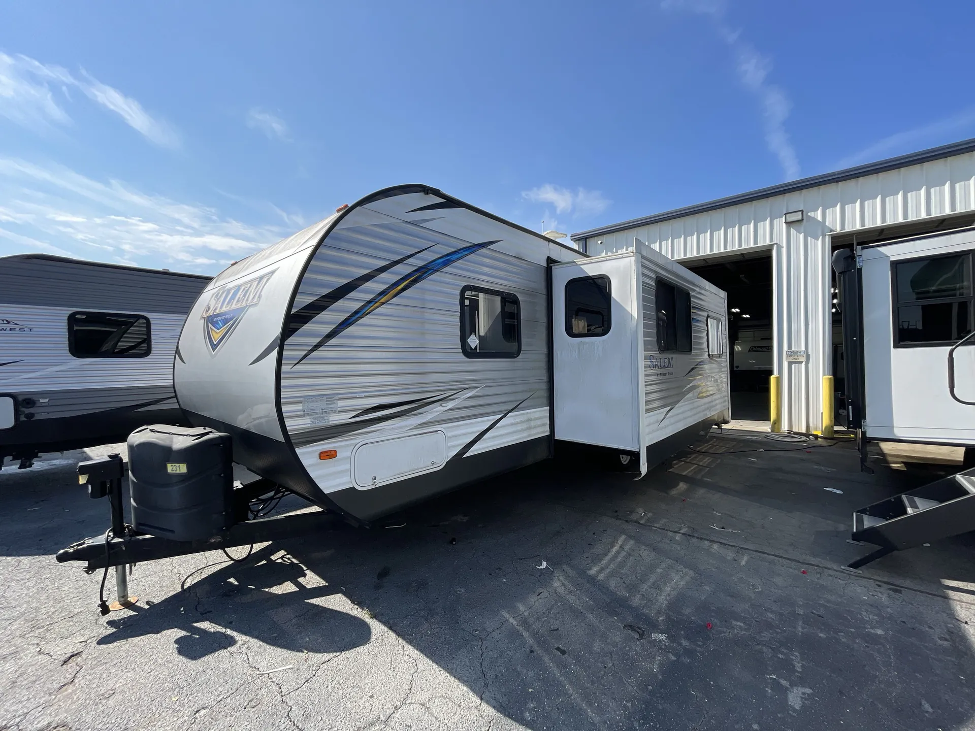 2019 Forest River Salem 27DBK — campside