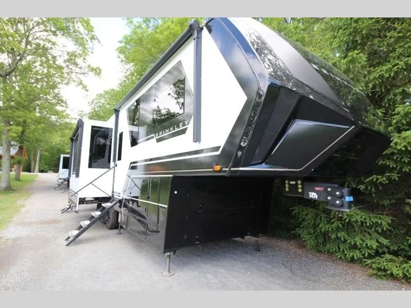 2025 Brinkley Model G 3250 - Photo 3