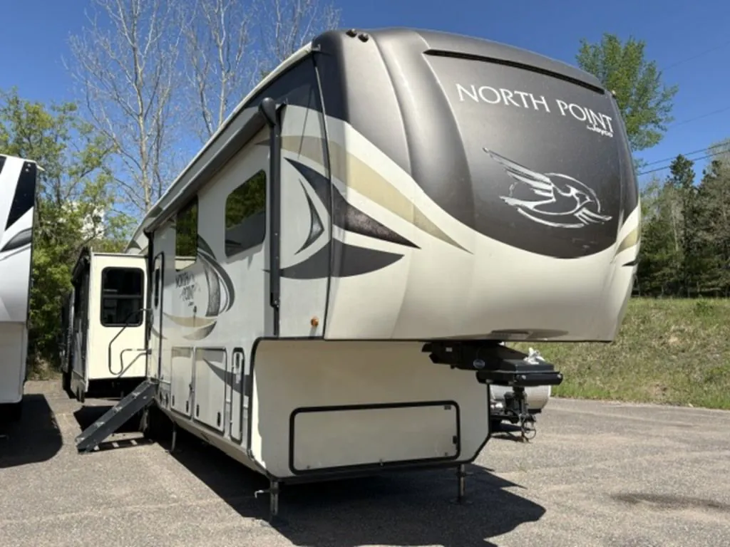 2018 Jayco North Point 377RLBH - Photo 2