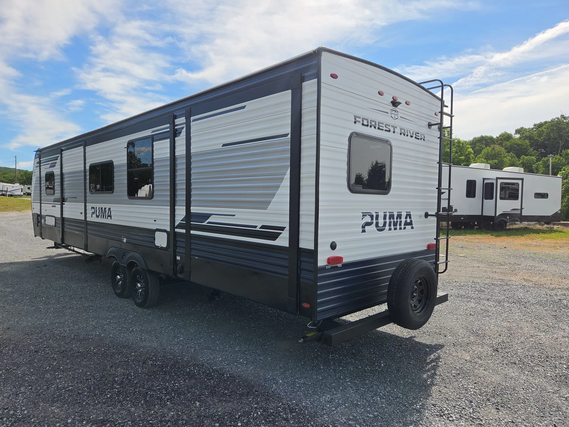 2027 Forest River Puma 32BHFS — Photo 6