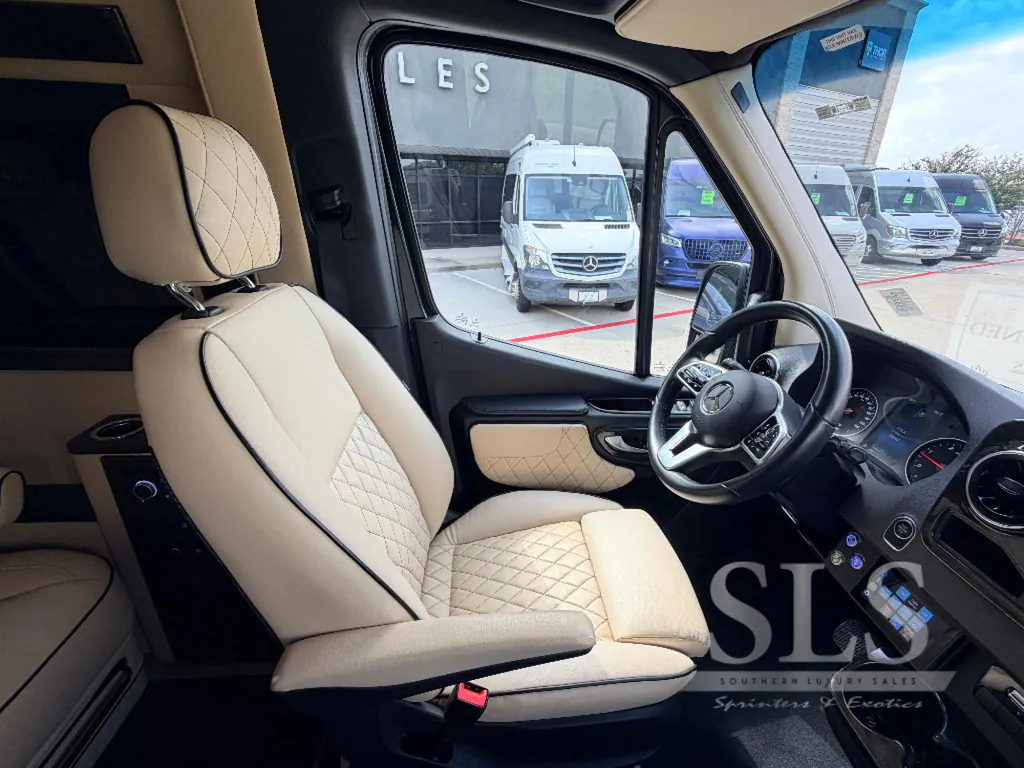 2024 Midwest Automotive Designs Luxe Cruiser D4, Photos photo 18