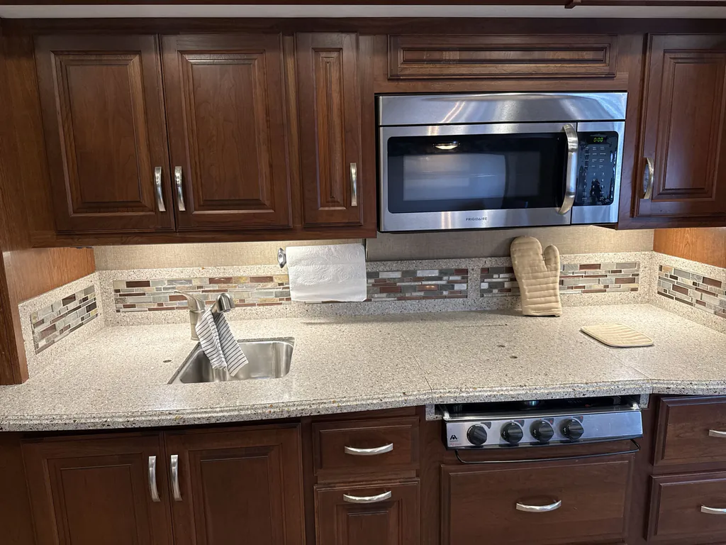 2016 Forest River Berkshire 38A, Photos photo 10