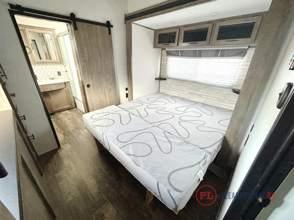 2022 Forest River Sabre 37FLH, Photos photo 14