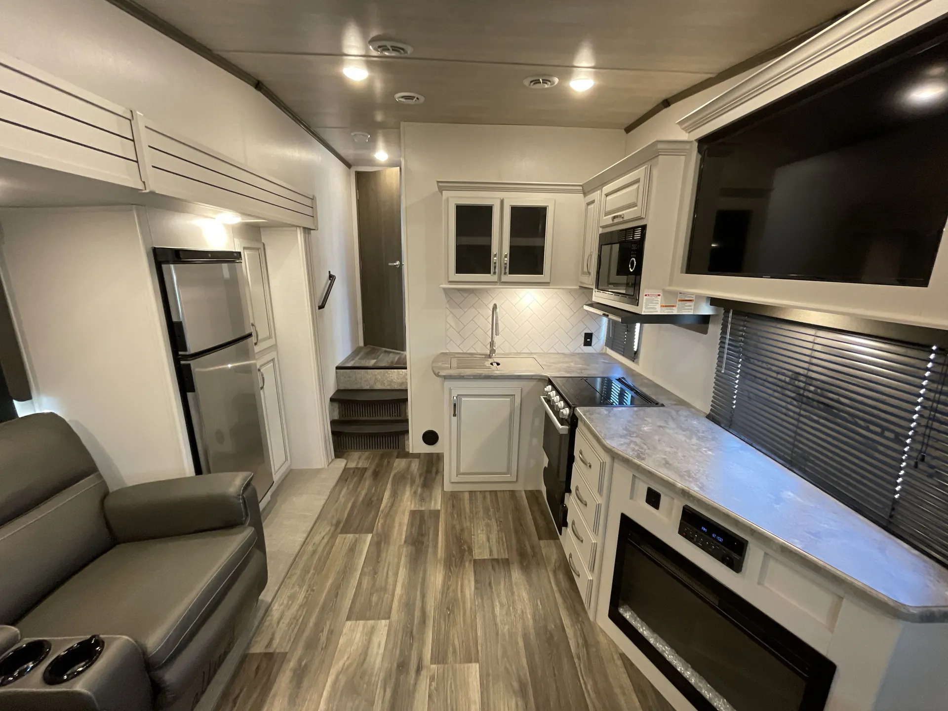 2021 Keystone Cougar Half-Ton 24RDS - Photo 4