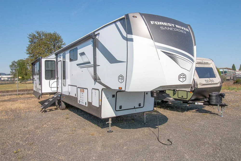 2026 Forest River Sandpiper 3900HBLR