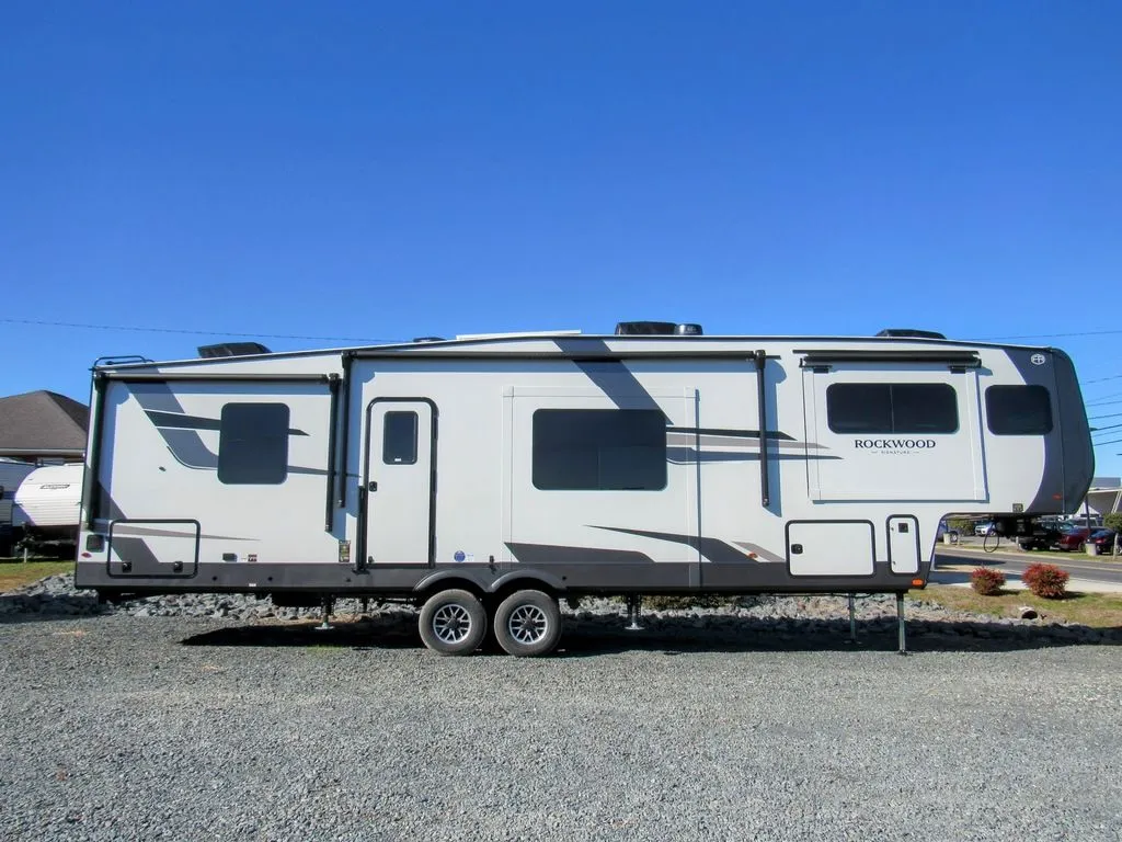 2026 Forest River Rockwood Signature 402SFL - Photo 2