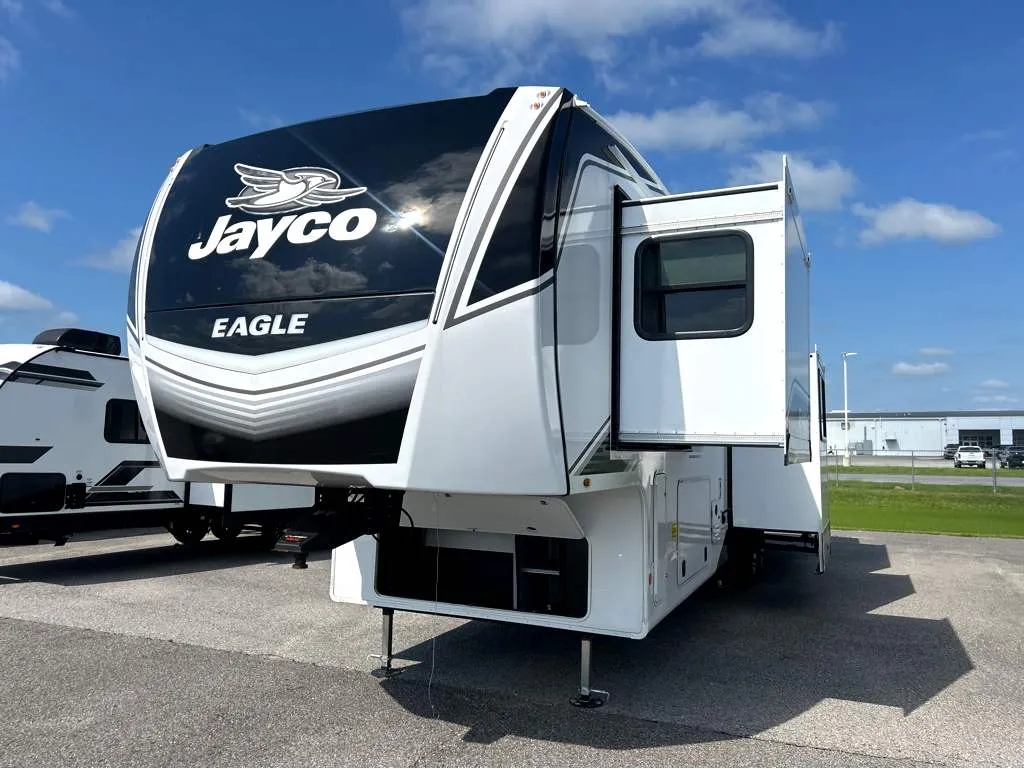 2026 Jayco Eagle 355MBQS - Photo 3