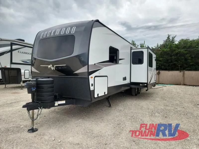 2025 Forest River Rockwood Ultra Lite 2918BH - Photo 3